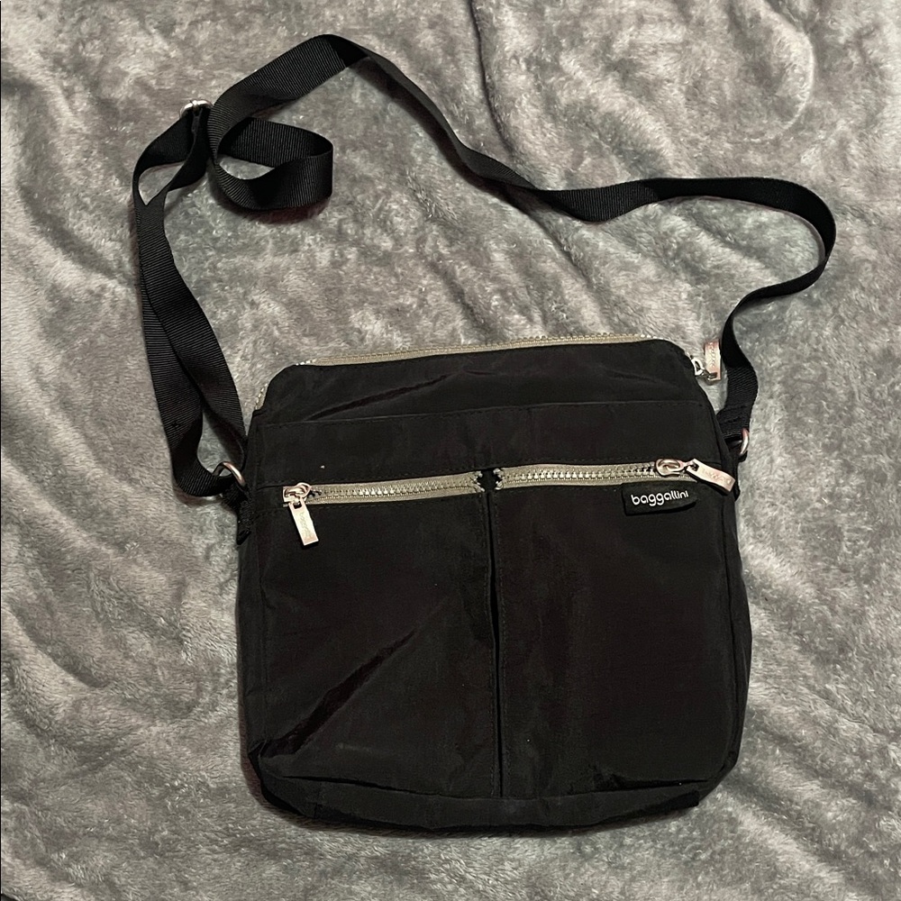 Baggallini Black Messenger Bag with Silver Accents